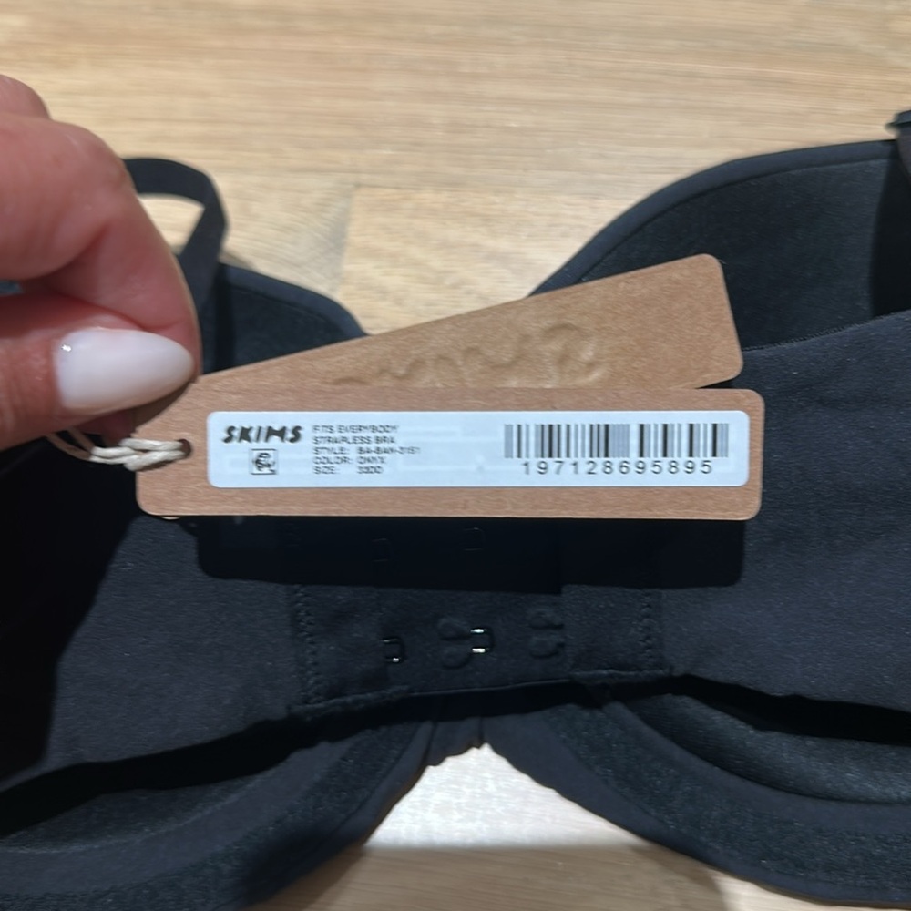 NWT Fits Everybody Strapless Bra SKIMS Size 32DD - Picture 4 of 5